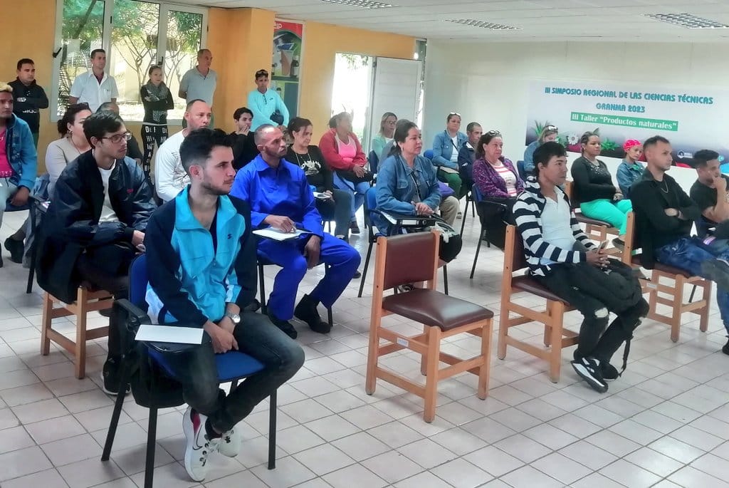 Inicia Medilip curso por encuentro para Carrera de  técnico superior en Química Industrial (+fotos)