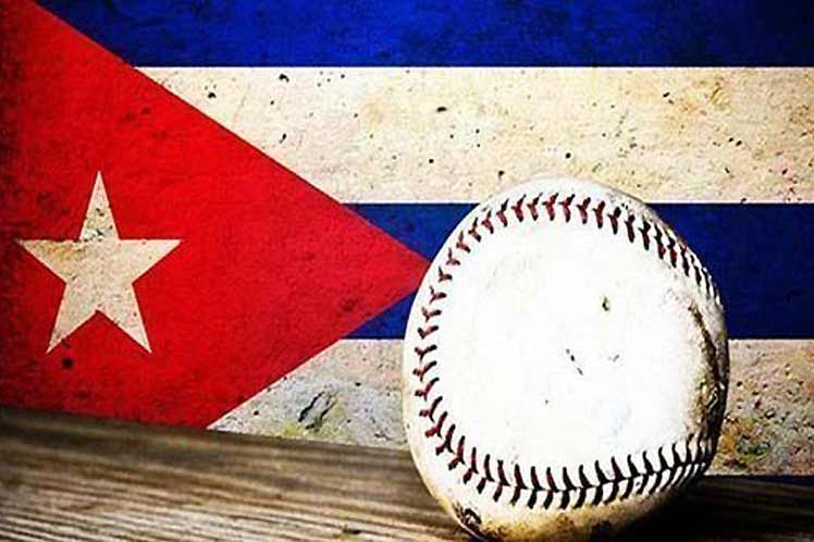 Tabla de posiciones ancha arriba y delgada abajo en béisbol cubano