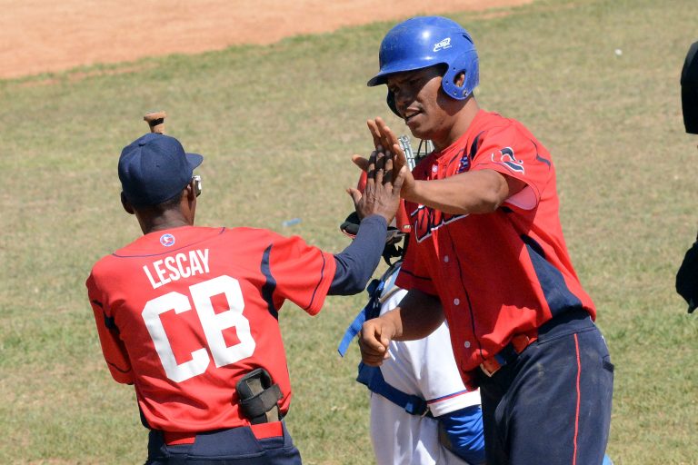 Toros dejan al campo a los Alazanes