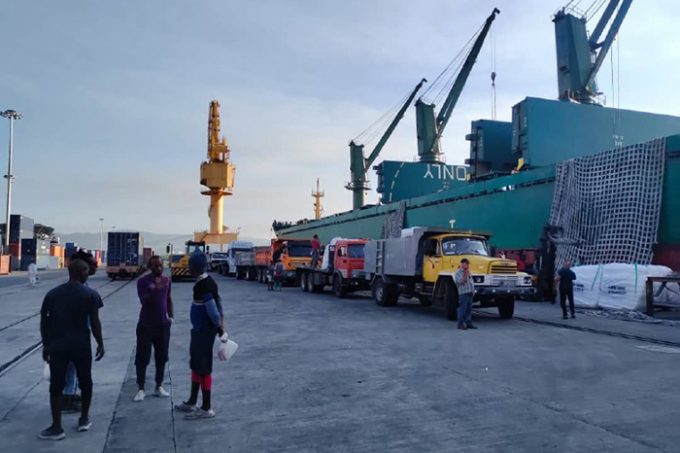 Llegó harina de trigo para asegurar distribución de pan