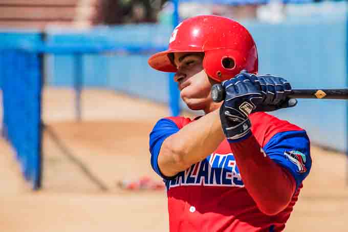 Alazanes ganan octavo tope particular en campeonato cubano de béisbol