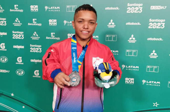 Medallas y récord para Enmanuel en Pattaya