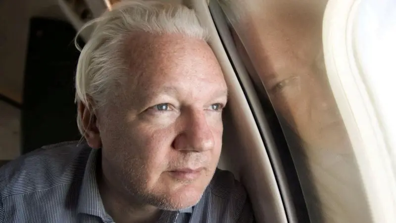 Cuba expresa satisfacción por liberación de Julian Assange