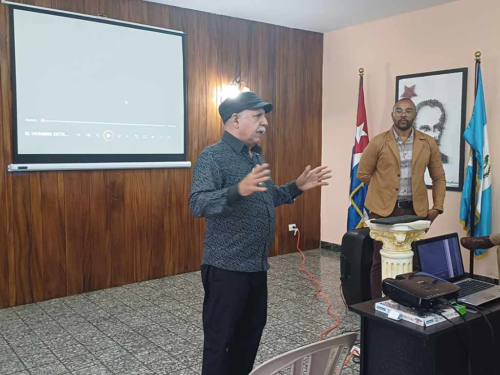 Realizador cubano comparte obra e intercambia con amigos en Guatemala (+Foto)