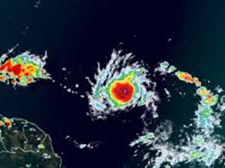Beryl devasta islas de Granada y deja daños en Barbados
