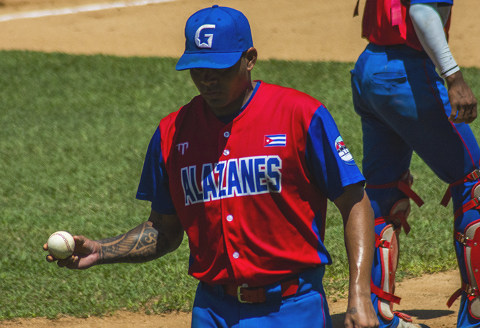 Alazanes, al borde de la eliminación en postemporada beisbolera