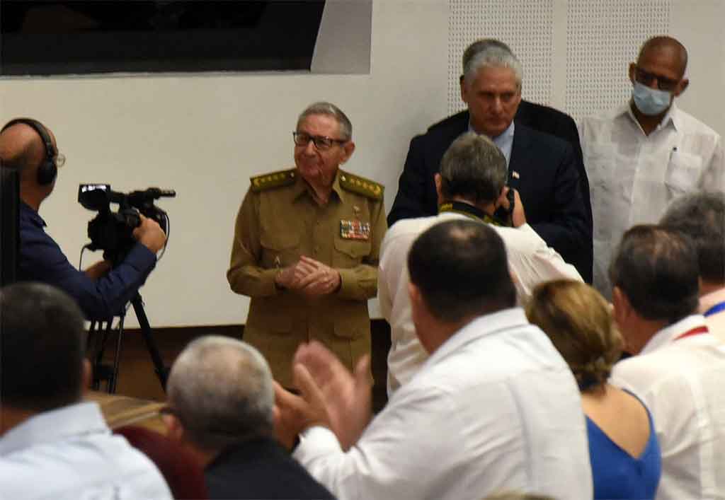 Asisten Raúl Castro y Díaz-Canel a sesiones del Parlamento de Cuba (+Foto)
