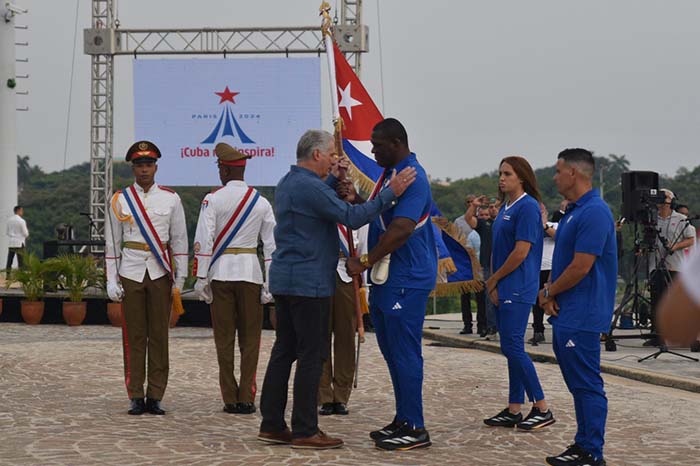 Abanderadas delegaciones cubanas a Juegos Olímpicos y Paralímpicos