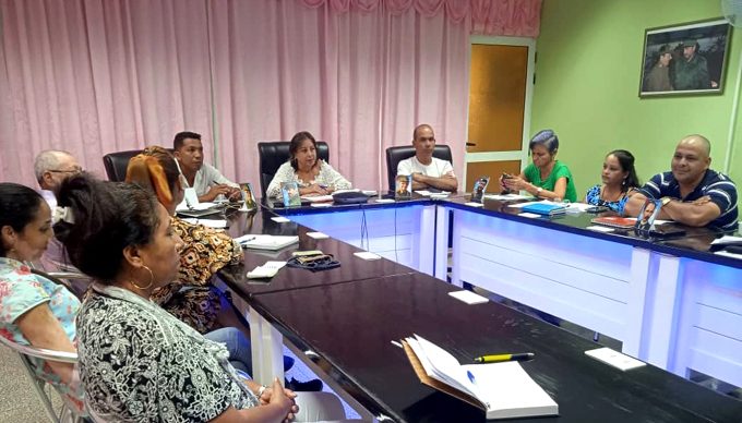 Intercambia Recursos Hidráulicos Granma con medios locales de prensa