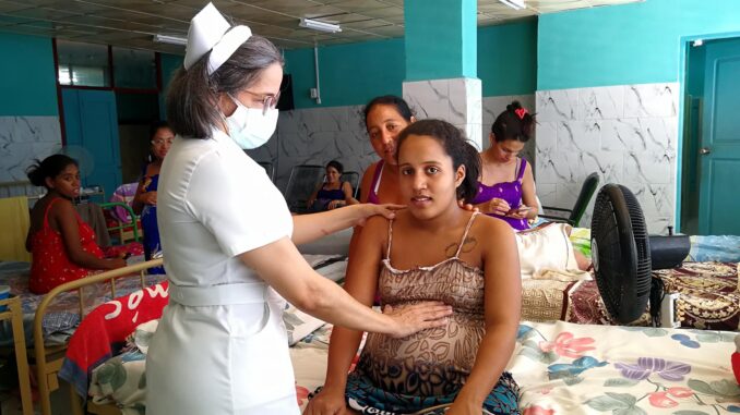 Muestra Programa de Maternidad y Paternidad Consciente resultados satisfactorios en Granma (+ audio)