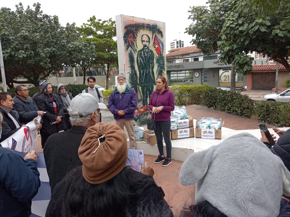 Reafirman solidaridad con Cuba en Bolivia con envío de donación (+Foto)