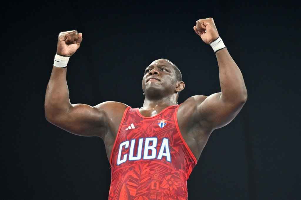 Cubano López conquista su quinto oro olímpico en lucha