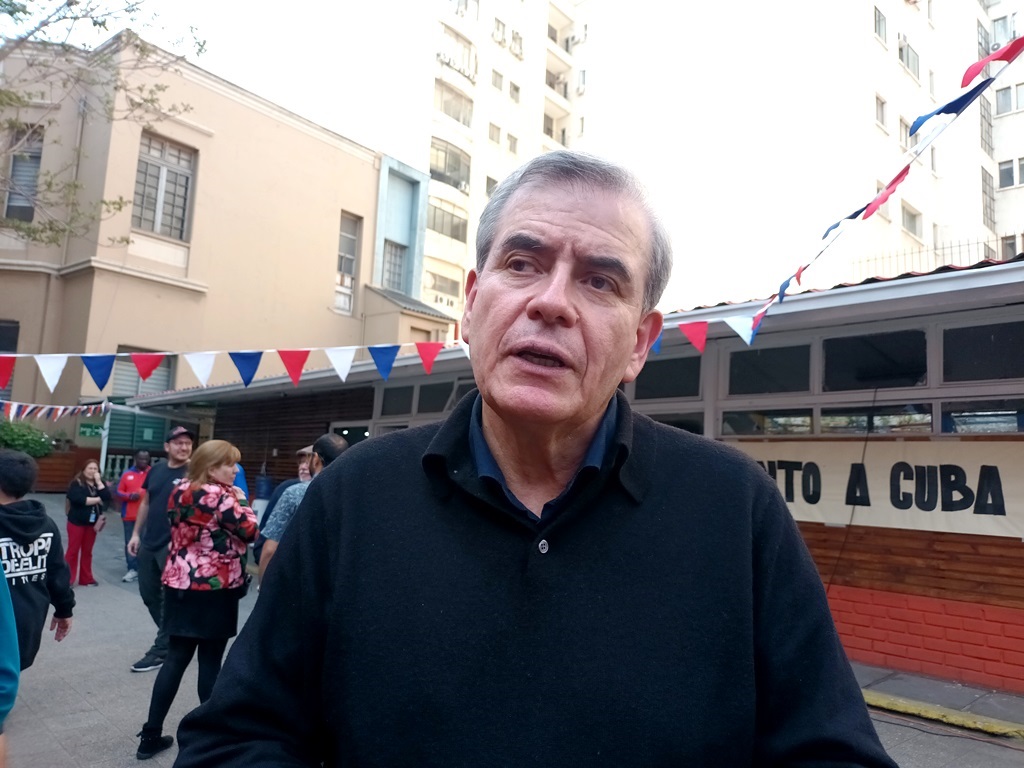 El bloqueo es un acto de guerra contra Cuba, denuncia médico chileno (+Fotos)