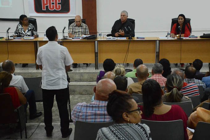 Sí podemos, afirma presidente Díaz-Canel en Pleno Extraordinario del Comité Provincial del Partido en Granma
