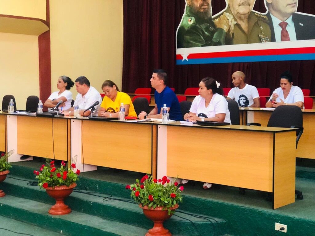Debaten dirigentes de la Unión de Jóvenes Comunistas sobre nuevas líneas de trabajo