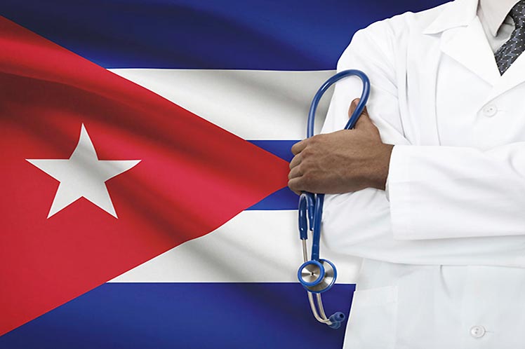 Recibe Dominica otro grupo de médicos de Cuba