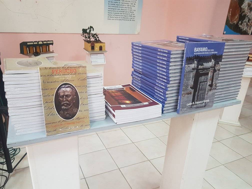 Presentan en Granma libros relacionados con personalidades y devenir histórico bayamés.