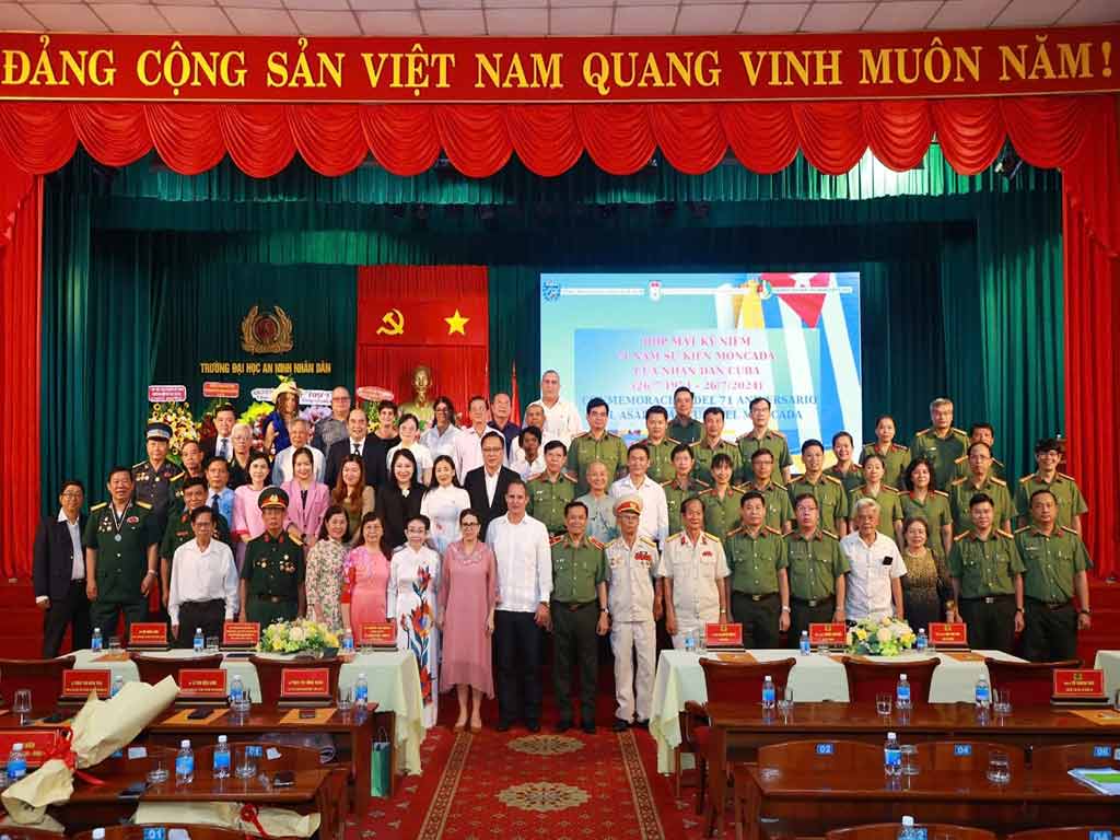 Ciudad Ho Chi Minh junto a Cuba en rechazo a bloqueo de EEUU (+Fotos)