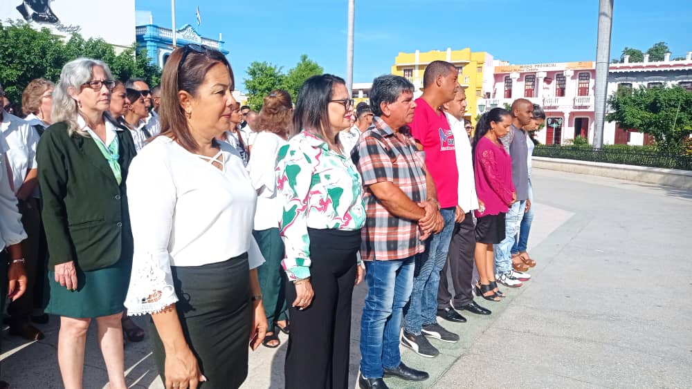 Celebran en Granma día del trabajador bancario.