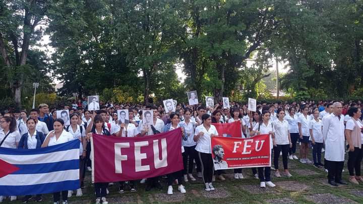 Granma sede del acto nacional de ingreso a la FEU.