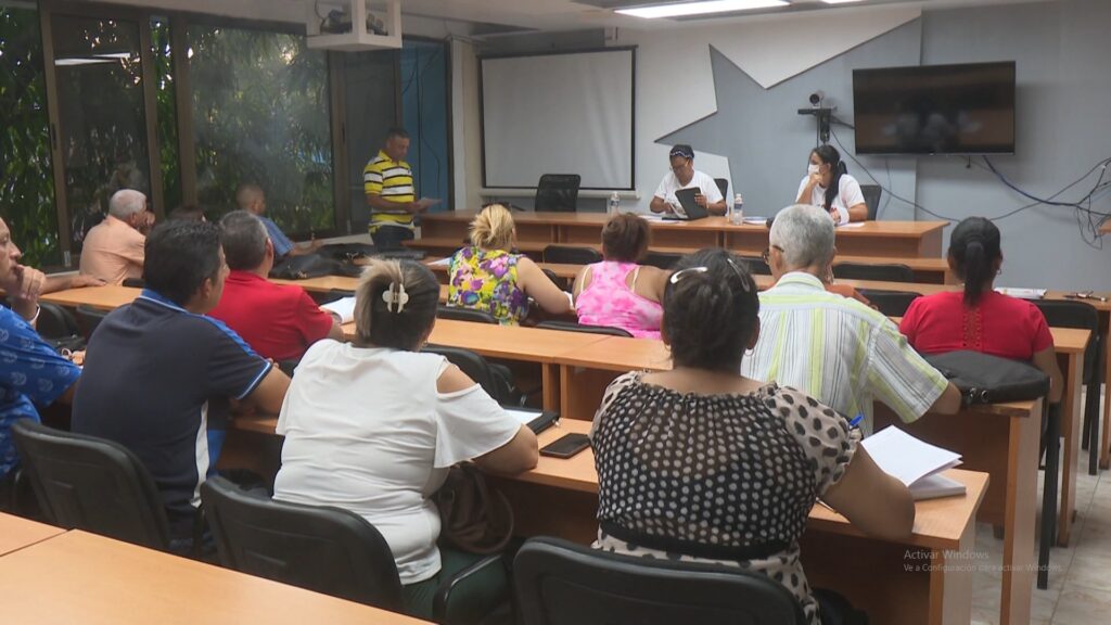 Indica Primera Secretaria atender con esmero los intereses del pueblo.