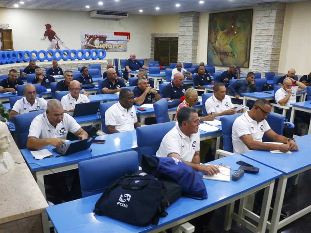 Béisbol cubano: Autoridades informarán resultados de asamblea anual