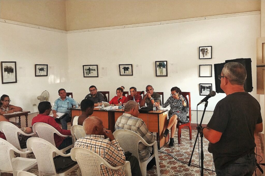 Reunión de la UNEAC en Granma: Estrategias para el Desarrollo Artístico y Musical (+Video)