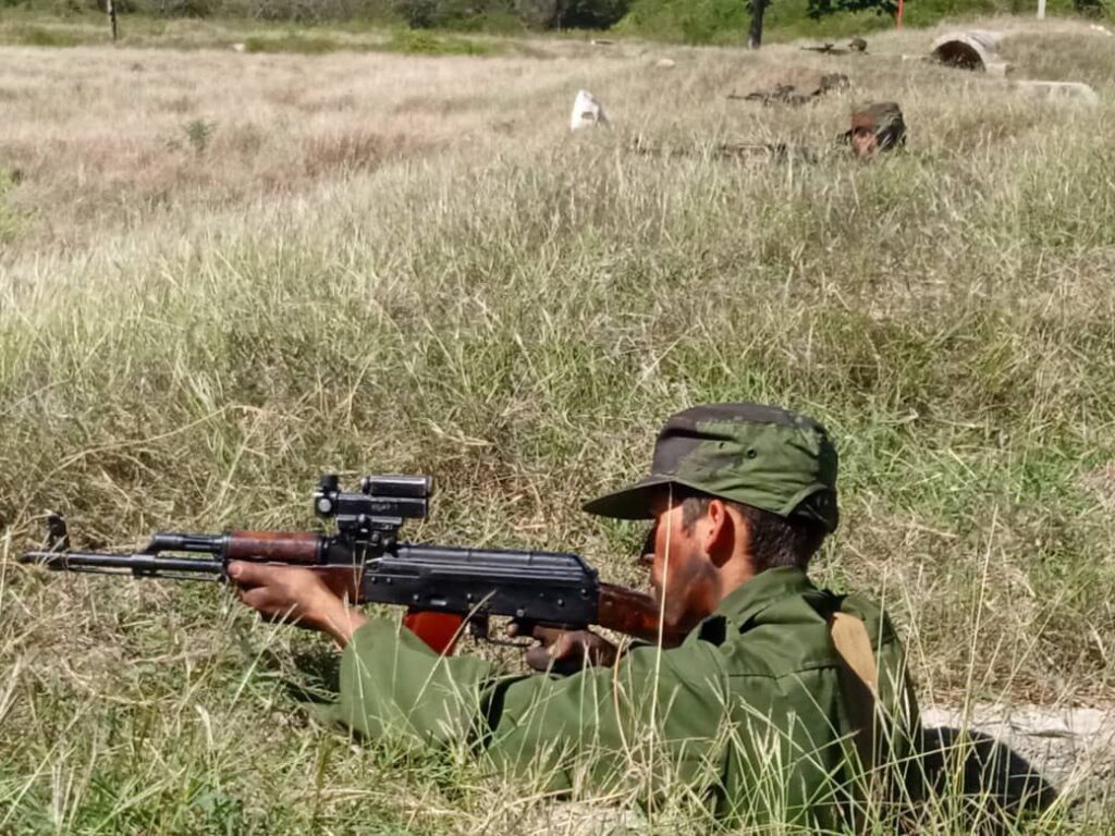 Refuerzan preparación de las tropas en la puesta en completa disposición combativa (+Fotos)
