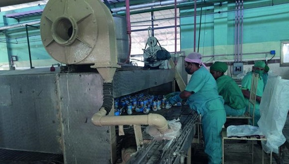 Línea del néctar Taoro concreta producción inicial de 279 000 unidades entre el jugo de mango y dos nuevos sabores