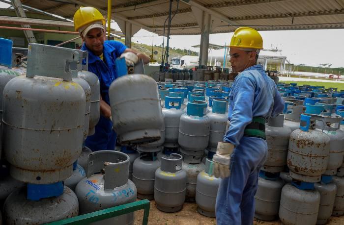 Actualizan normas para contratos de gas licuado ante ausencia del titular