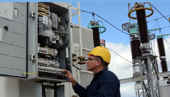 Unión Eléctrica estima déficit de 1736 MW durante el pico nocturno de este lunes