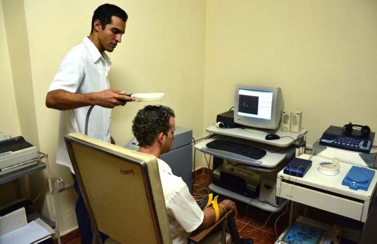 Celebra centro científico 25 años tratando las ataxias en Cuba