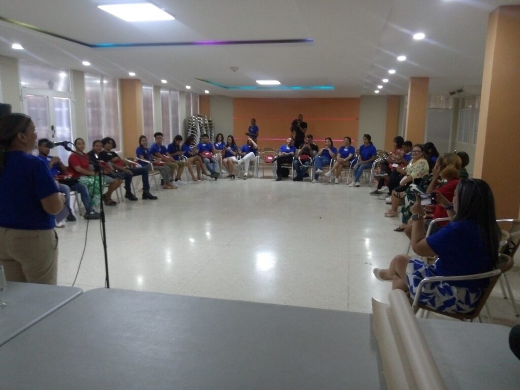 Realizan en Televisora granmense primer encuentro de jóvenes trabajadores.