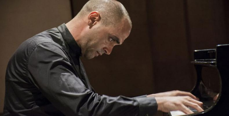 Pianista cubano Marcos Madrigal acompañará a Filarmónica de Bogotá