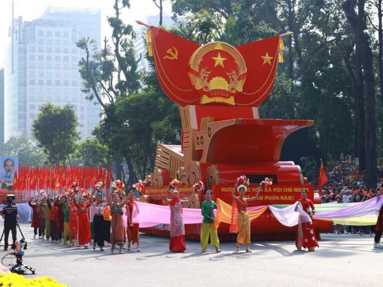 Vietnam conmemora por todo lo alto aniversario de reunificación
