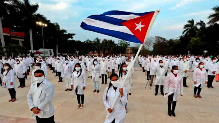 Cubanos residentes en Dominicana rechazan campaña contra médicos