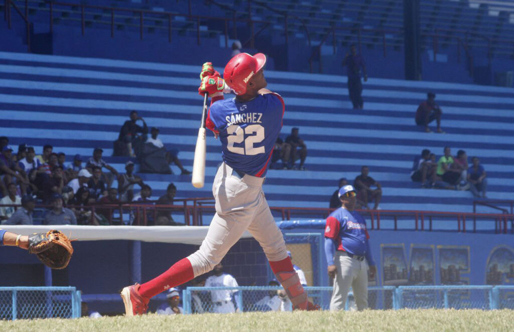 Granma por escapar del sótano en la Liga Élite del Béisbol Cubano