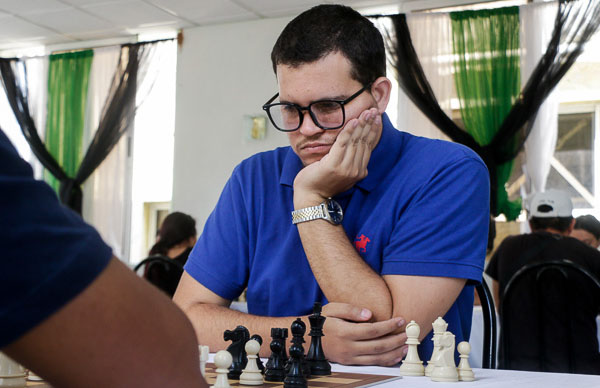 Cubano Quesada se unió a los líderes del continental de ajedrez