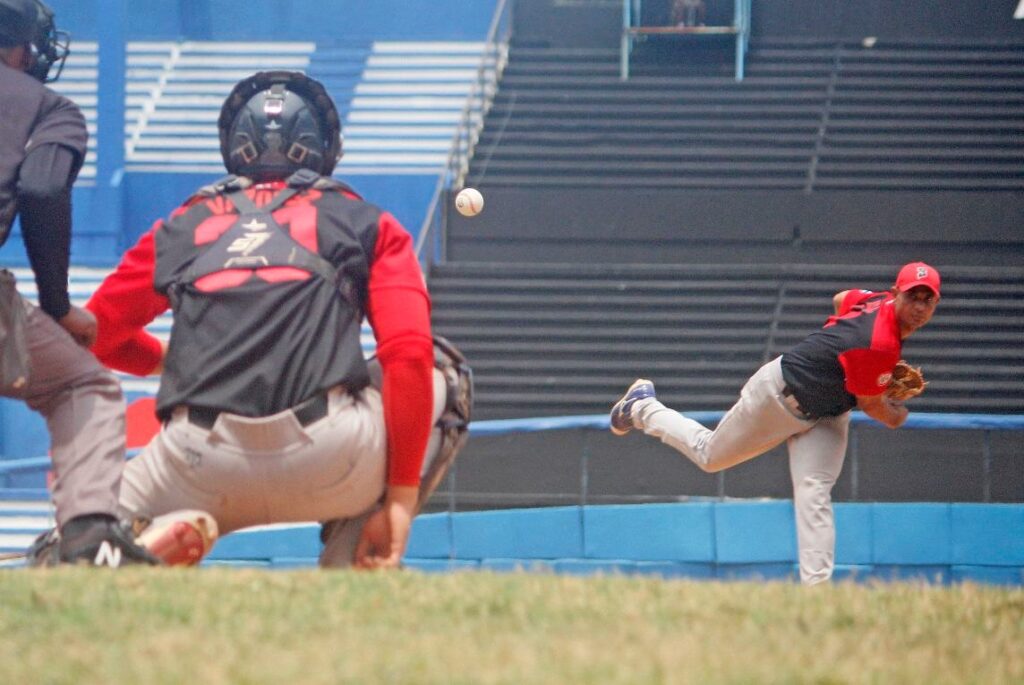 Santiago de Cuba sella su pase a semifinales y Granma está fuera de la postemporada