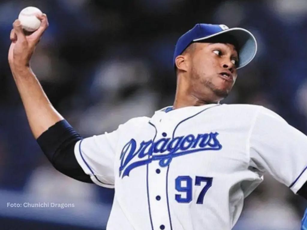 Lanzador cubano Raidel Martínez salva su onceno juego en Japón