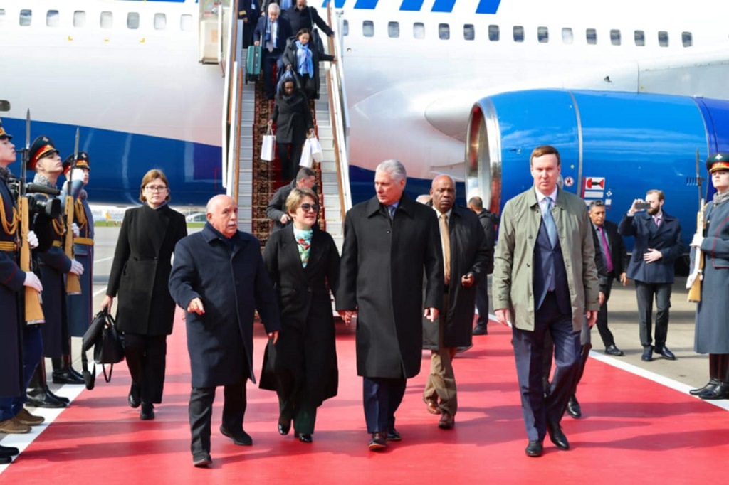 Llega a Moscú presidente de Cuba (+Fotos)
