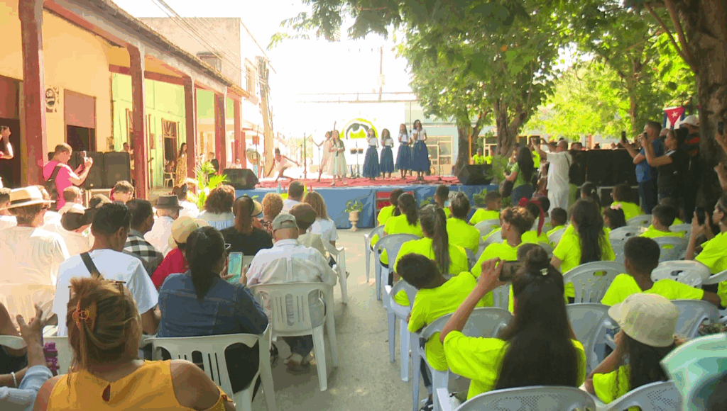 Premios XXX salón nacional de plástica infantil: “De Donde Crece la Palma.”