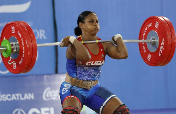 Entrenan en Rusia pesistas cubanos