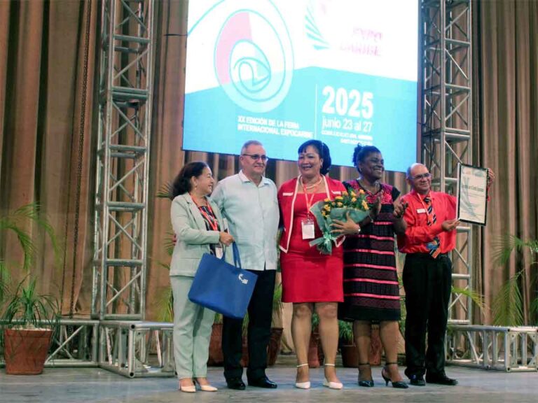 Servicios Médicos Cubanos resultó multipremiado en ExpoCaribe 2025 (+Fotos)