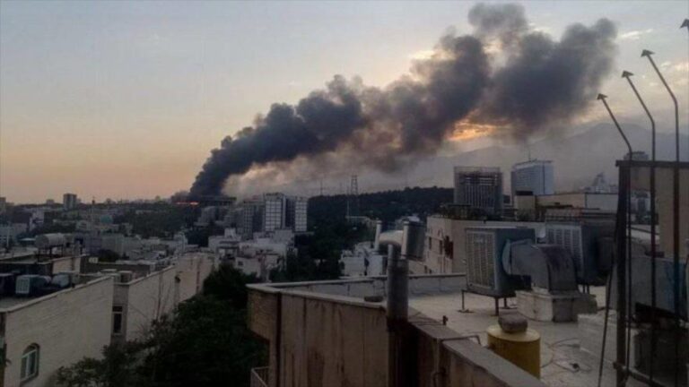 Condenan silencio de agencias globales tras agresión israelí a Irán
