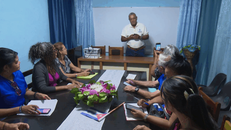 Contribuye filial granmense de la ANEC capacitación a decisores de la economía cubana