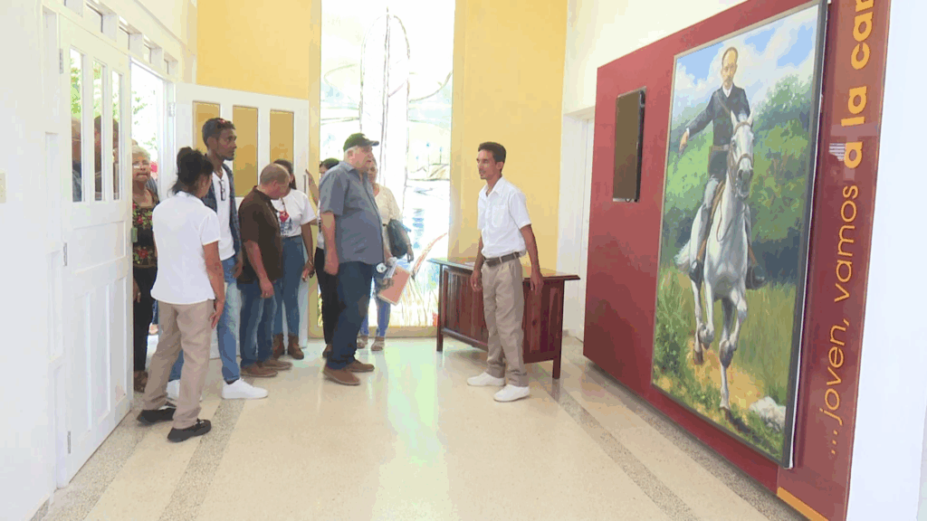 Visita ministro de cultura sitios de interés históricos y culturales en Granma