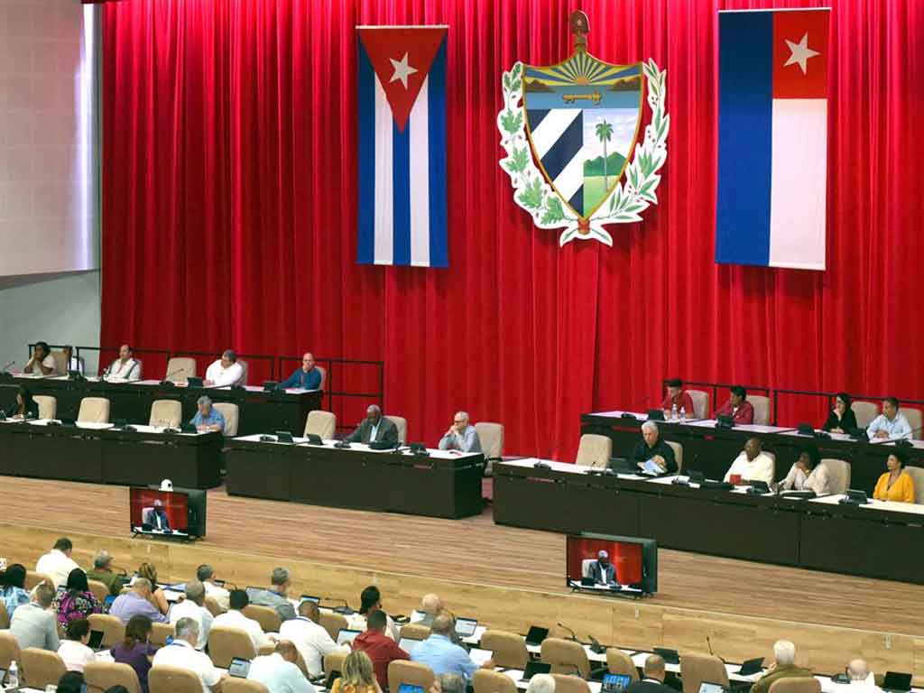 Parlamento cubano analiza recuperación energética nacional