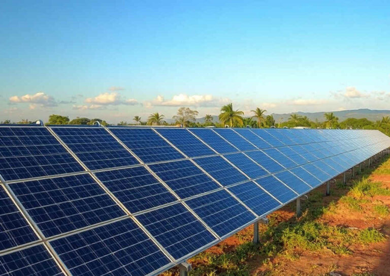 Myanmar y Rusia dialogan sobre comercio, energía solar y construcción