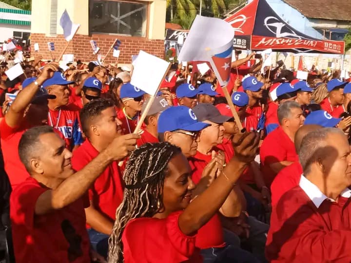 Reafirman niquereños compromiso con la Revolución